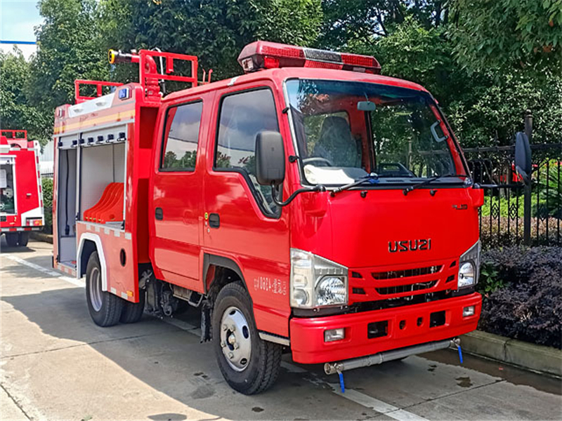 國(guó)六五十鈴藍(lán)牌水罐消防車1.5噸